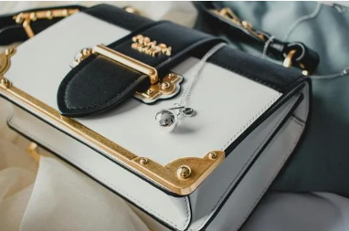 gadai tas branded di Jakarta